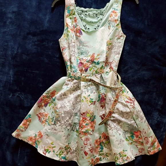 Dresses & Skirts - 💥3 for $30 💥Dress